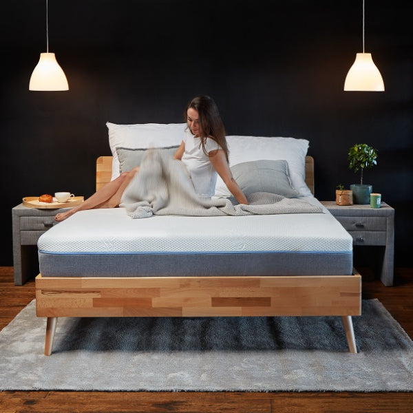 Twardy materac – jak wybrać i dla kogo jest zalecany?