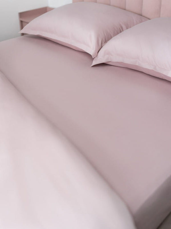 Prześcieradło KIMO z gumką różowe