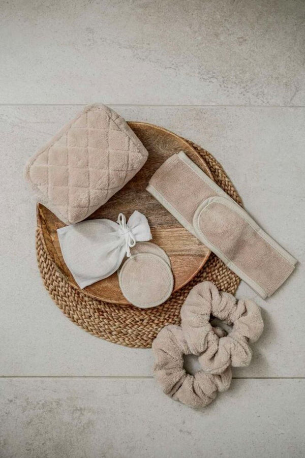 Kosmetyczka z akcesoriami